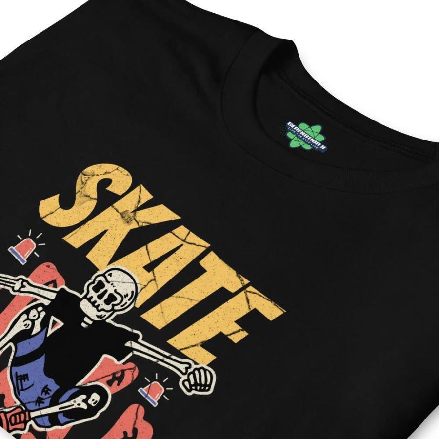 skateboard is not a crime póló